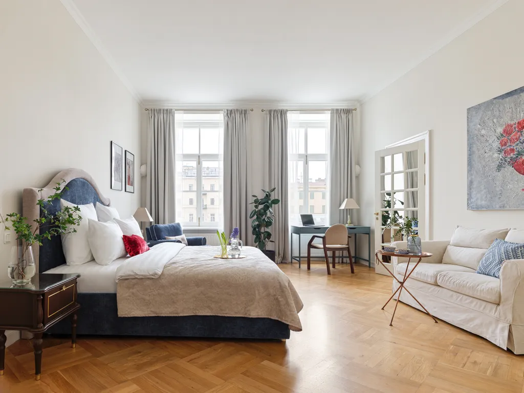 У Невского с видом на Фонтанку