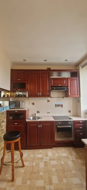 2-комнатная квартира в самом центре, рядом с набережной