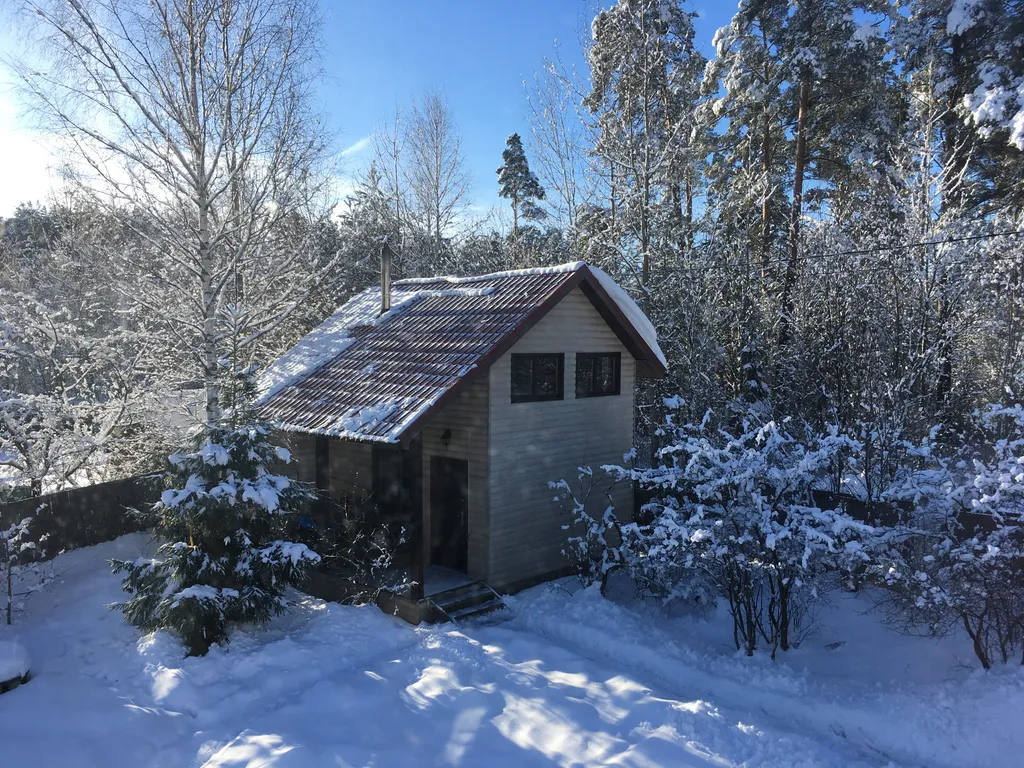 Тёплый коттедж в лесу