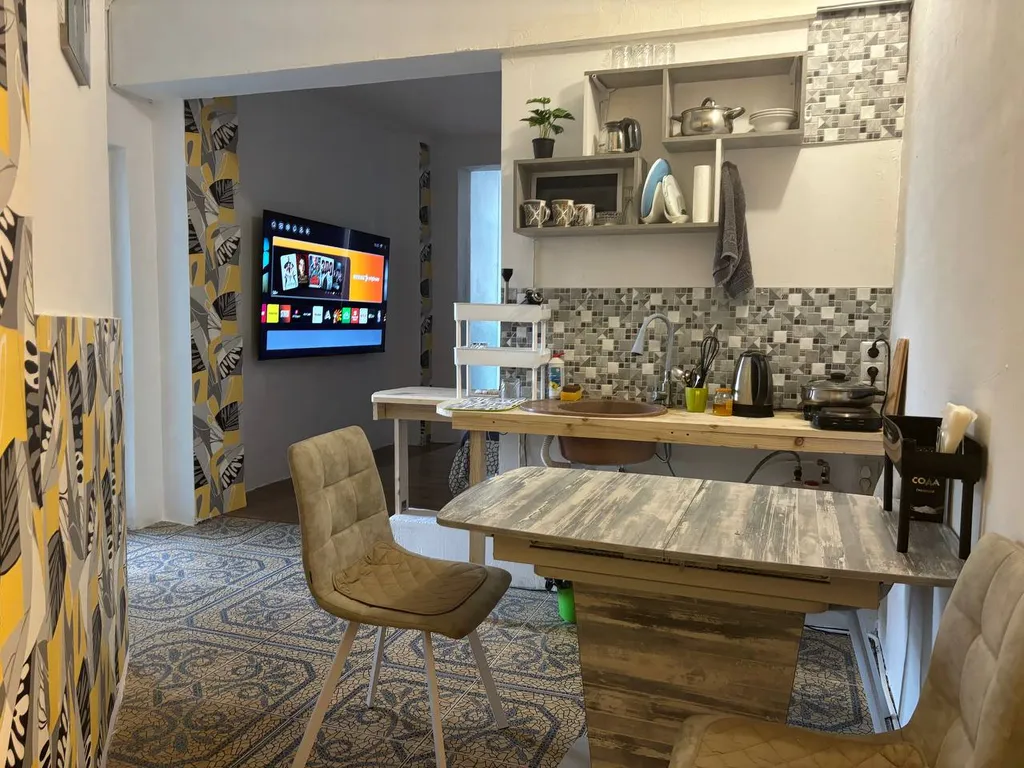 Квартира рядом с морем с шикарным видом — аренда посуточно в Алупка