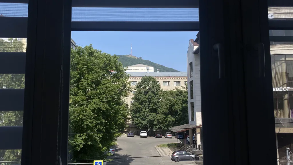 Квартирa в центpе с видом на гору Машук