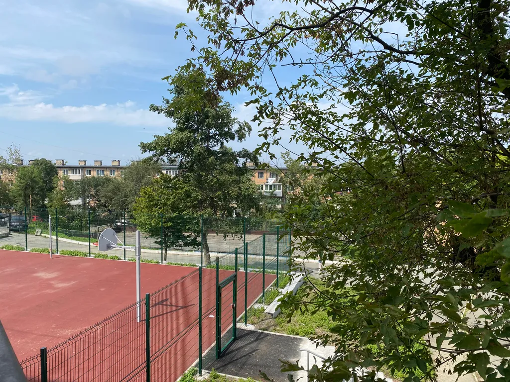 Первая речка, рядом с пляжем на мысе Кунгасный