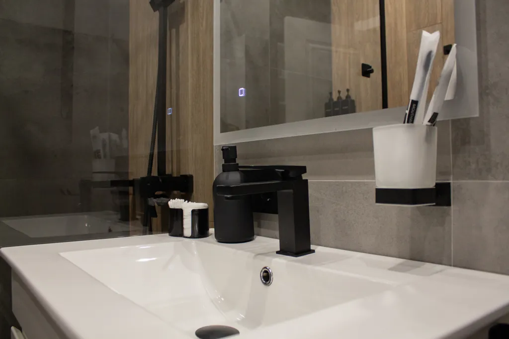 Квартира Апартаменты студия с бассейном и видом на море — Севастополь