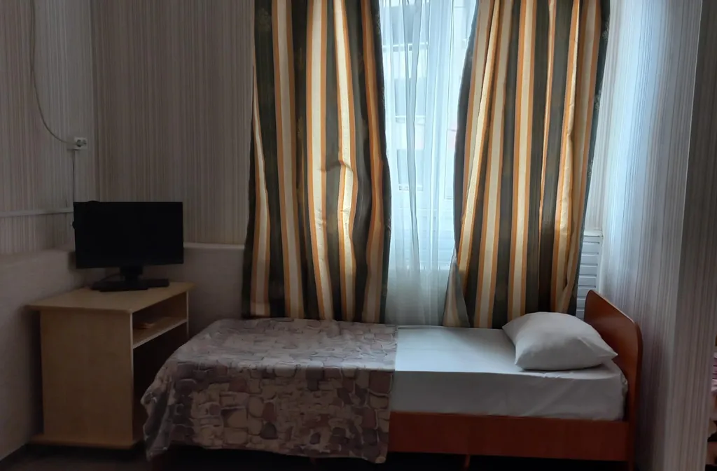 Трёх местный номер+доп.место,шумоизоляция,рынок,магазины,кафе.