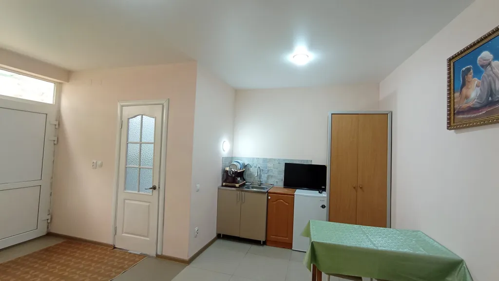 Домик на набережной