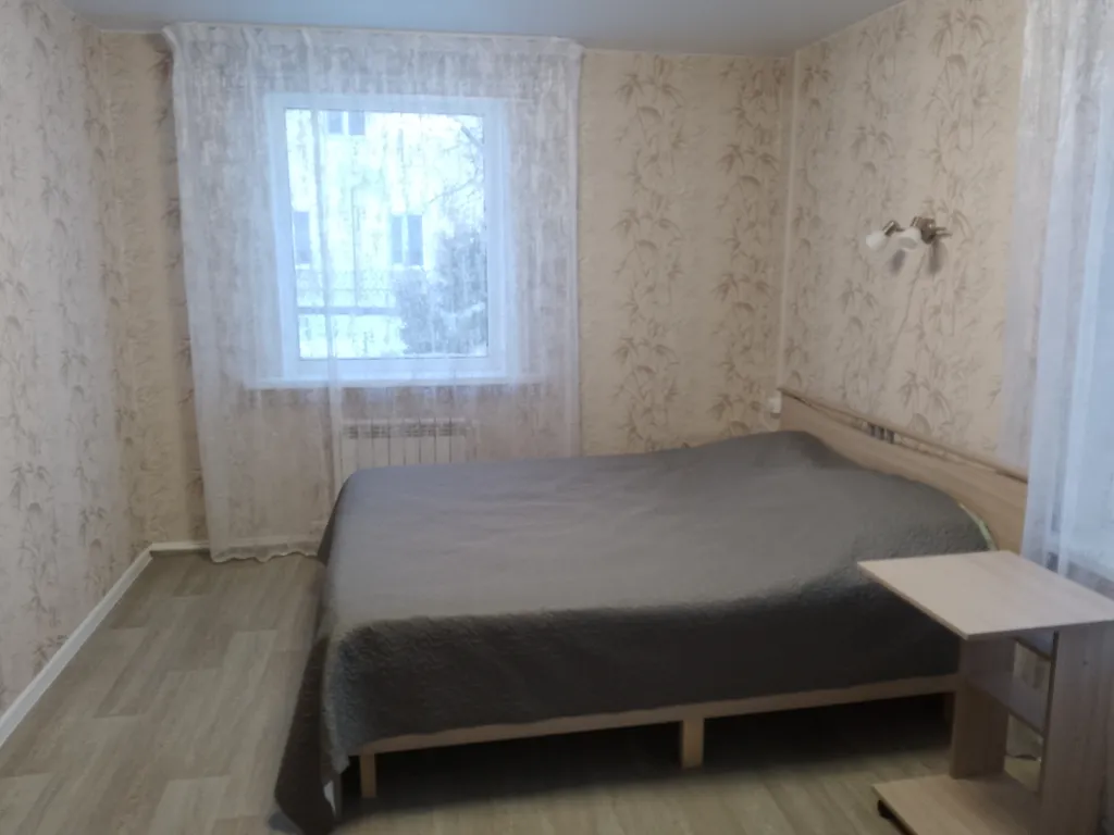 Дом с видом на монастырь