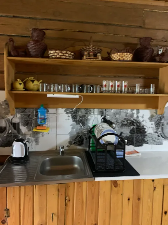 Уютный дом на берегу реки