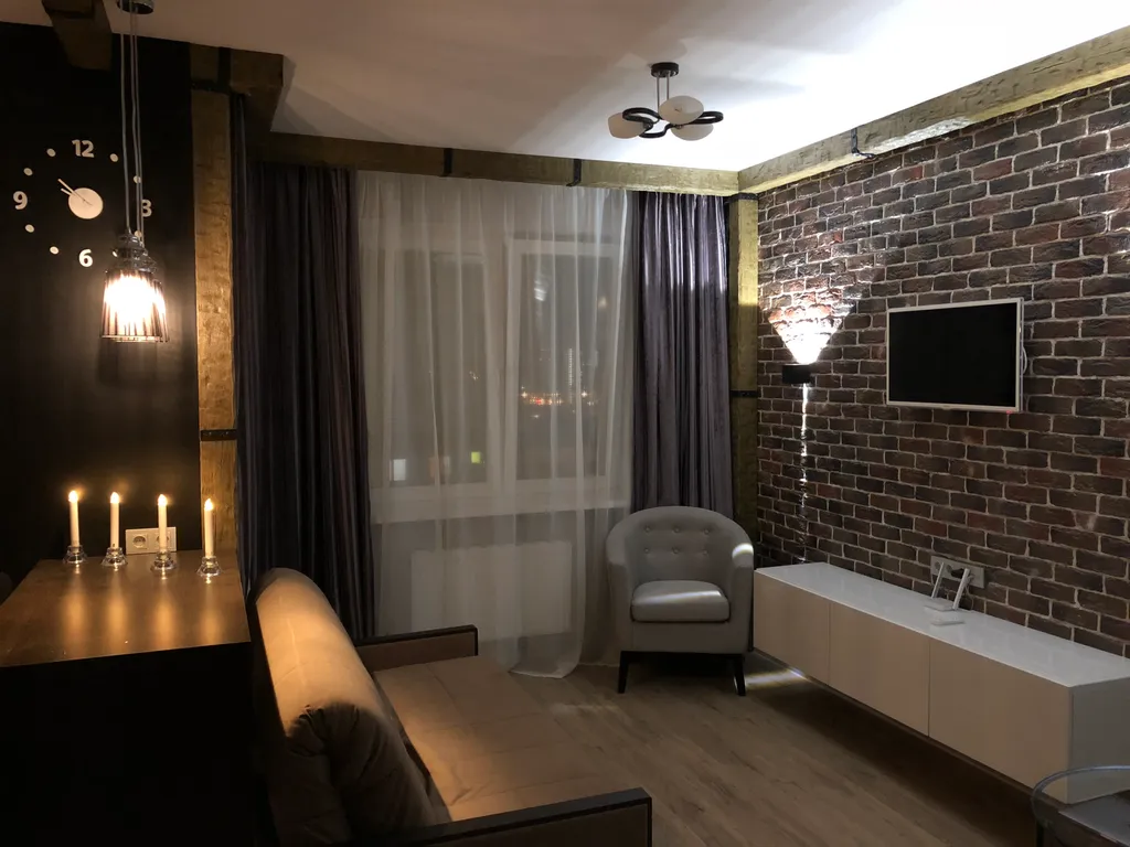 Дизайнерская студия с балконом