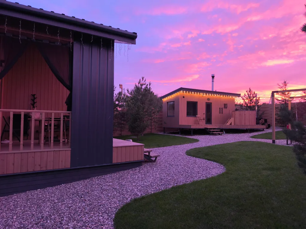 Skandi рыбка загородный дом у пруда в Подмосковье