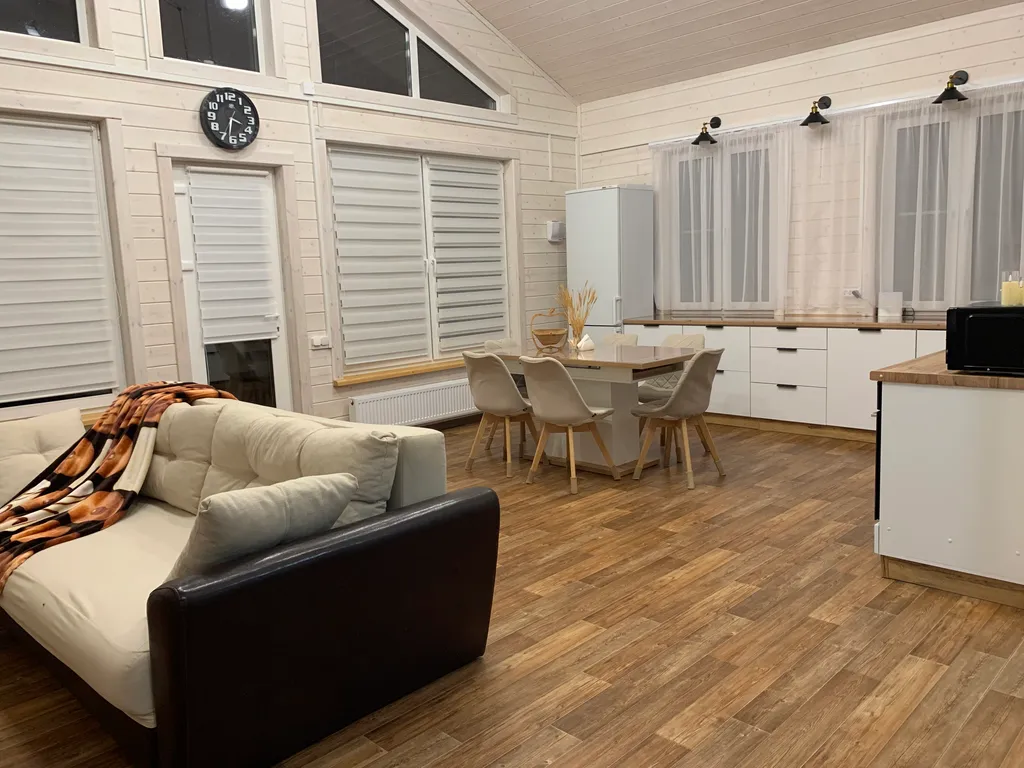 Уютный современный дом с террасой и банным чаном на участке 17 соток