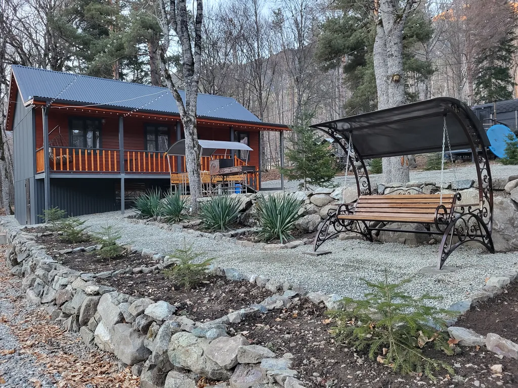 Коттедж с видом на горы (3 спальни)