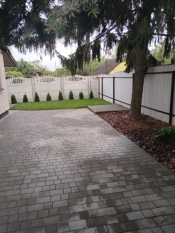 Уютная 2-комнатная квартира с парковкой на территории