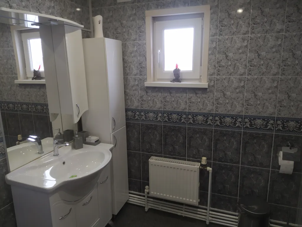 Коттедж Дом с 2 спальнями и кухней -гостиной — Надевицы