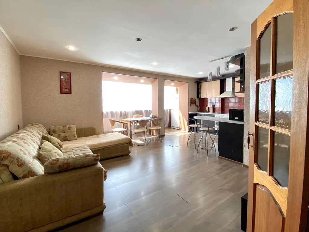 Уютная квартира на Эгершельде с видом на море