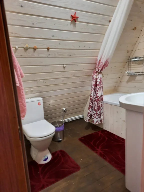 Гостевой дом в сосновом бору с горной рекой на территории