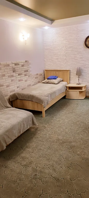 Уютная двухкомнатная квартира между вокзалом и Быхановым садом и ЛД Звездный