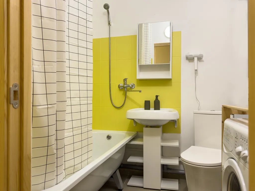 1к кв с видом на озеро. высокий этаж