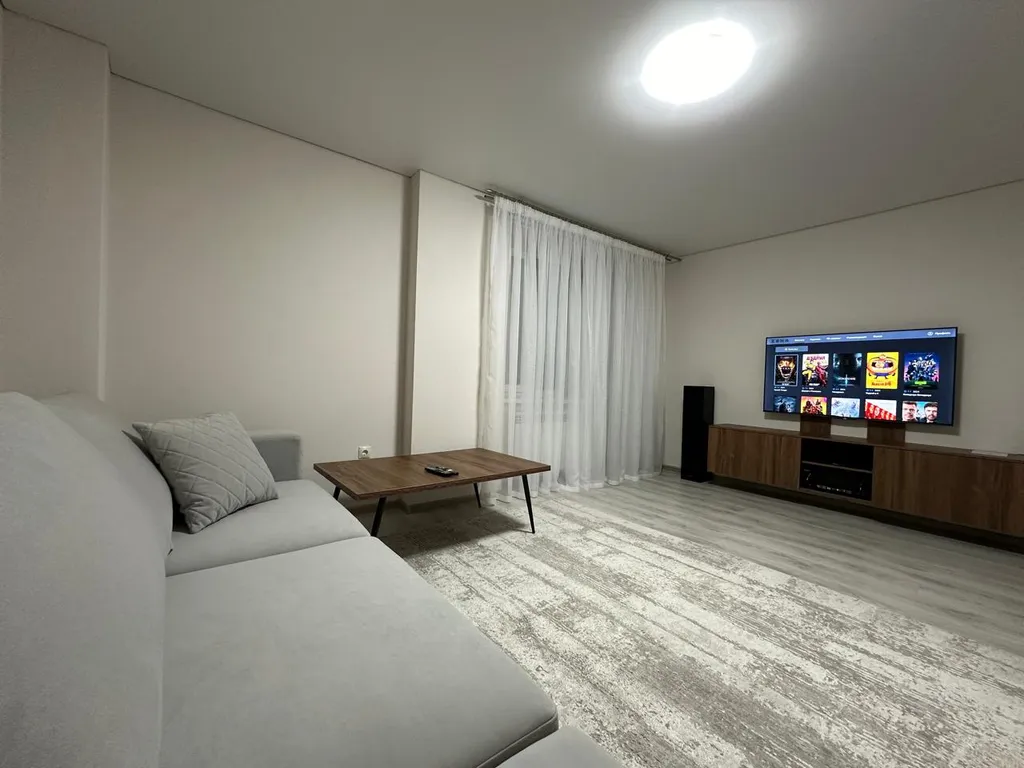 Просторная 3-комнатная квартира в тихом районе Горный