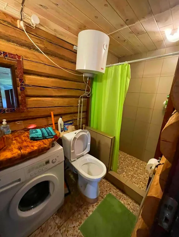 Милый дом на берегу озера