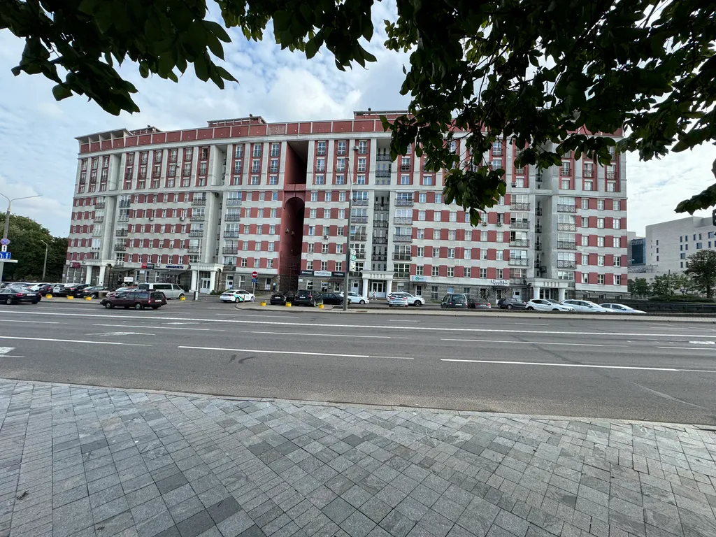 2 комн  75 м2 4 этаж