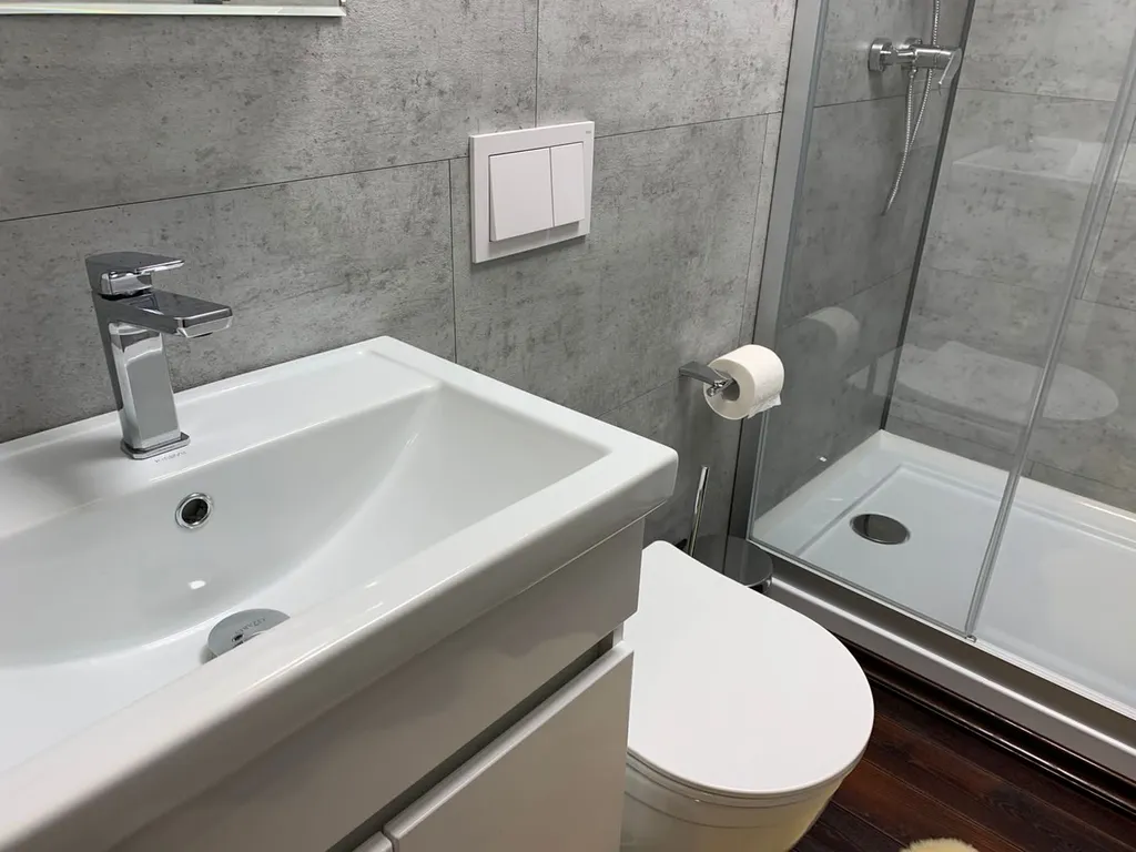 Чудесное место у озера с камином и русской баней