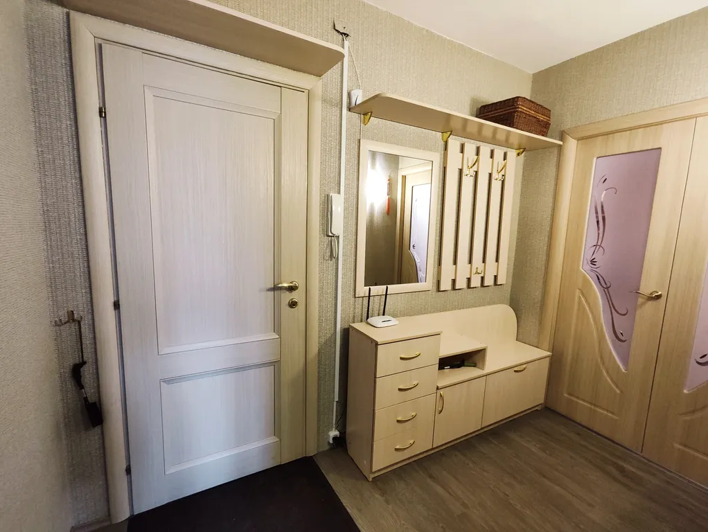 Большая 2-комнатная квартира с большой кухней, рядом озеро