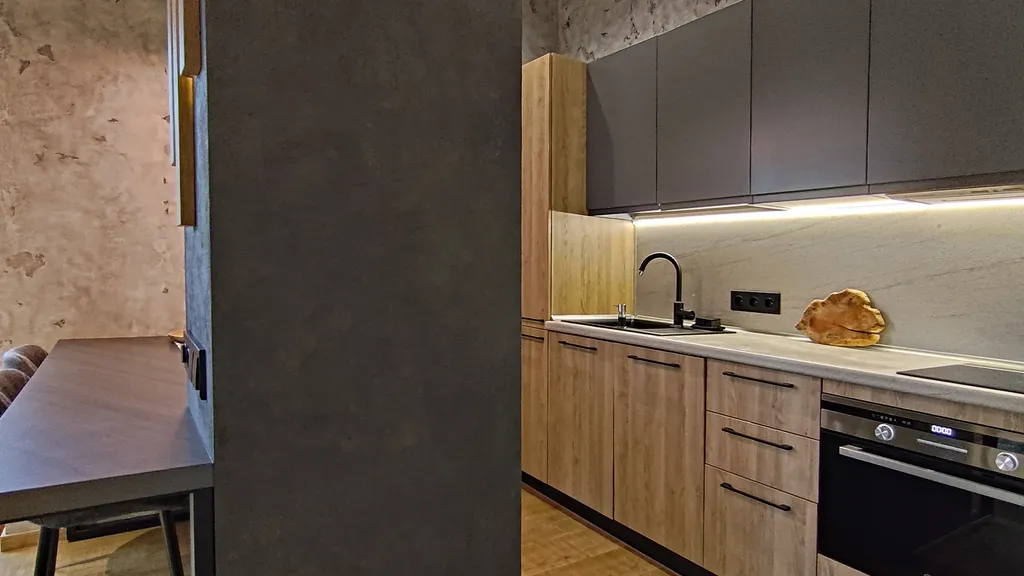 Современный красивый апартамент со спальней. Панорама на горы. Центр.