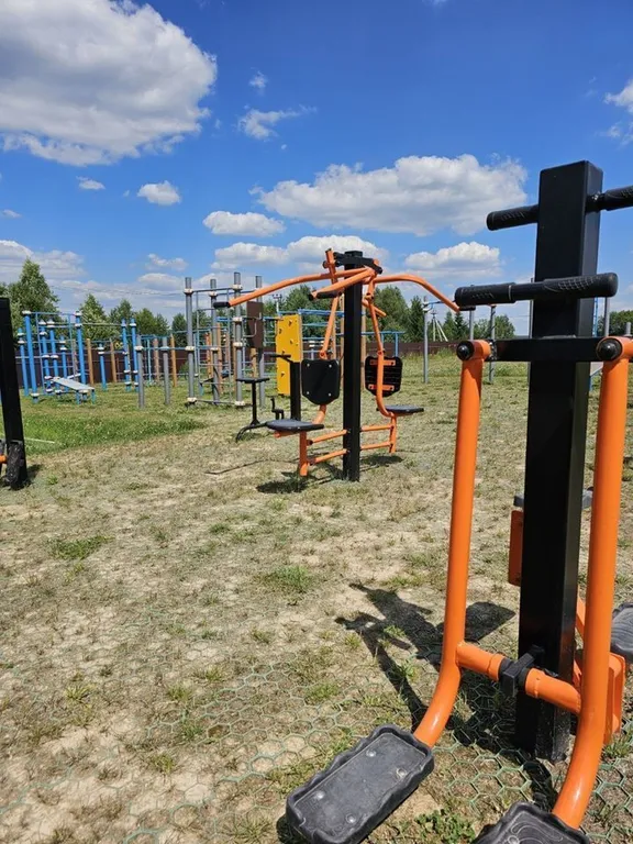 Дизайнерский панорамный дом с сауной в хвойном лесу