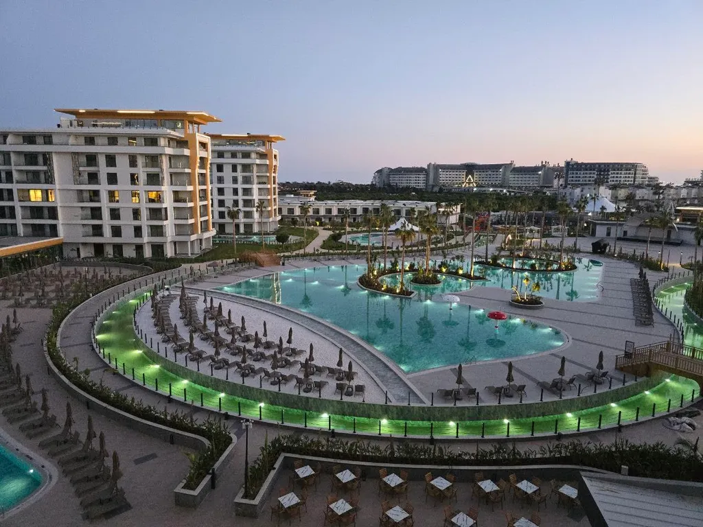 Квартира 2+1 XL в Azura World c видом на бассейн и аквапарком