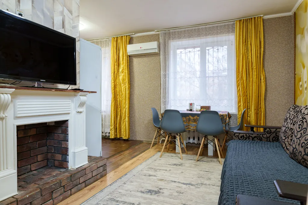 Комфортабельная трёхкомнатная квартира(7 гостей 5 спальных мест) — аренда посуточно в Кропоткин