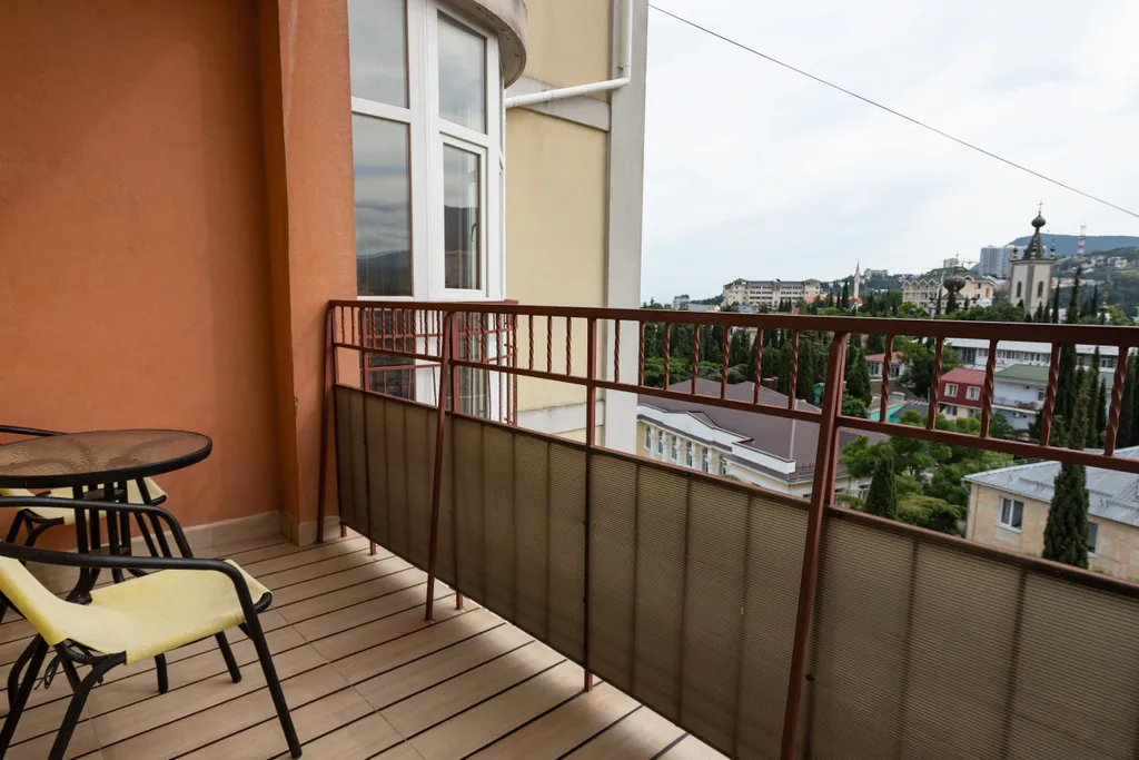 Просторная 3-комнатная квартира с видом на курортную жизнь