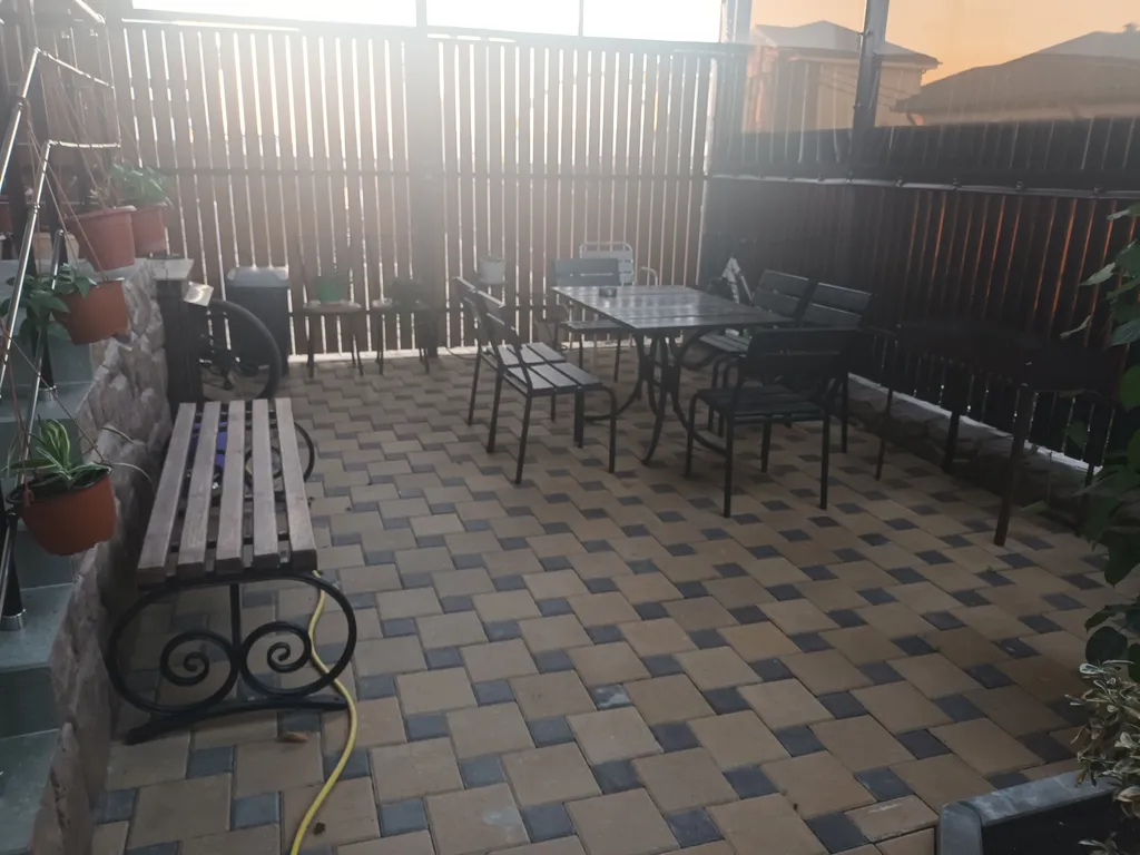 Дом с бассейном