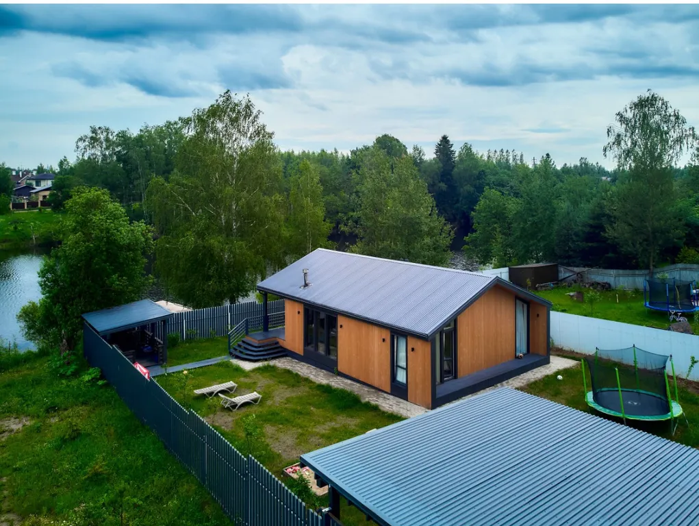 Дом у озера #1