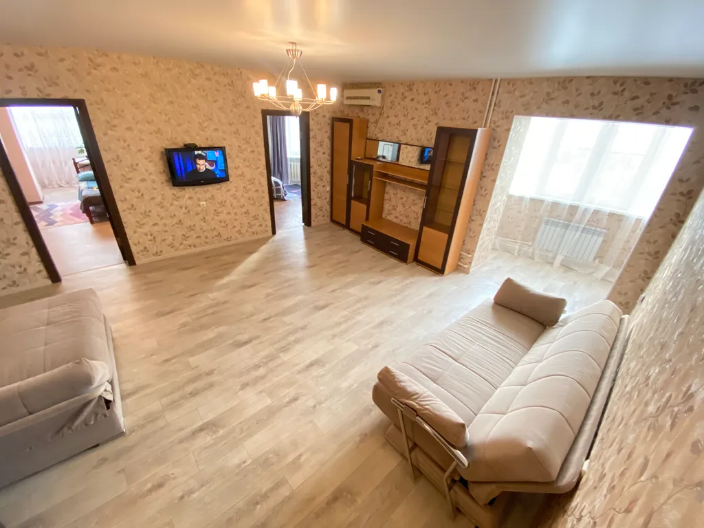 Первый дом от Волги на центральной Набережной