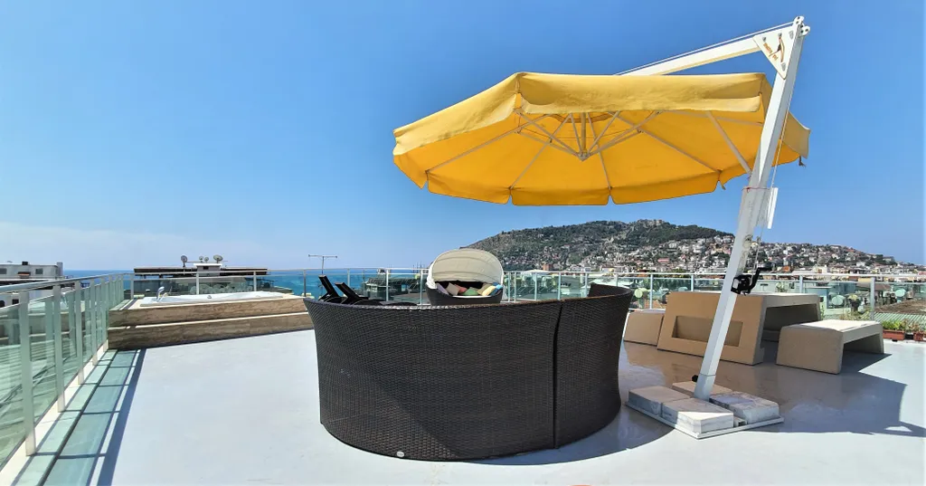 Квартира в самом центре города 100 метрах от моря с отличными видами