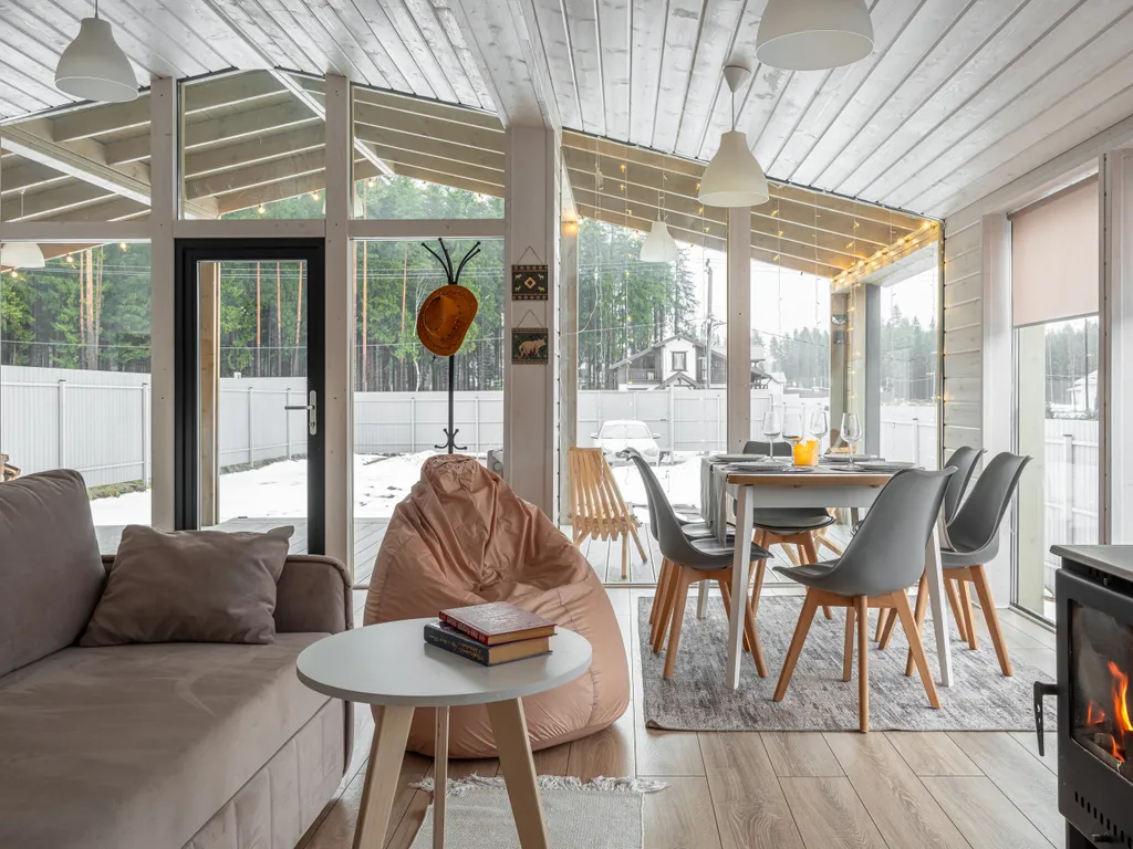 Семейный дом с камином