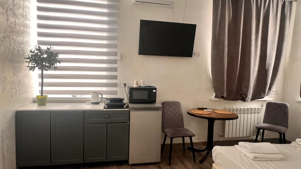 Светлая квартира с тремя окнами в самом центре