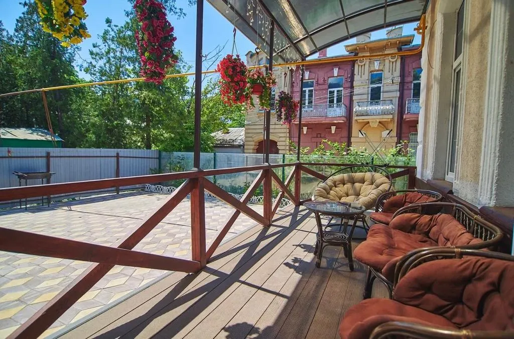 Домик около парка