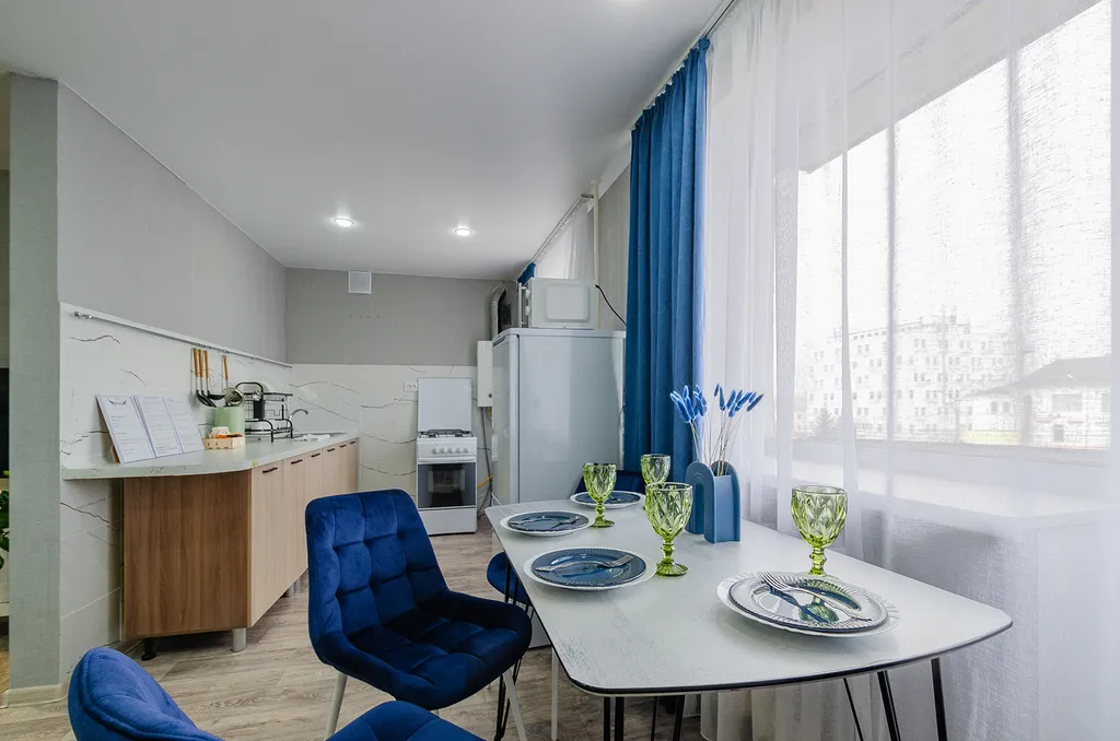 Аквамариновая 2 -комнатная с кондиционером