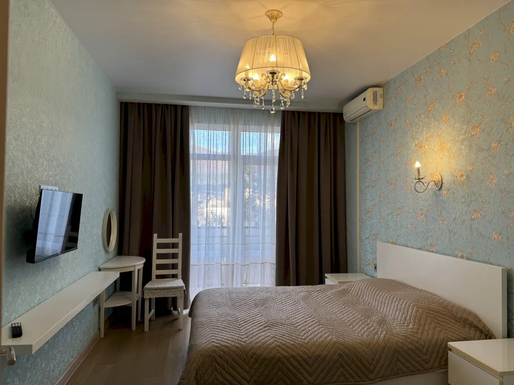 Квартира 1-комнатная квартира, 12 минут до центрального пляжа, балкон вид на горы — Геленджик