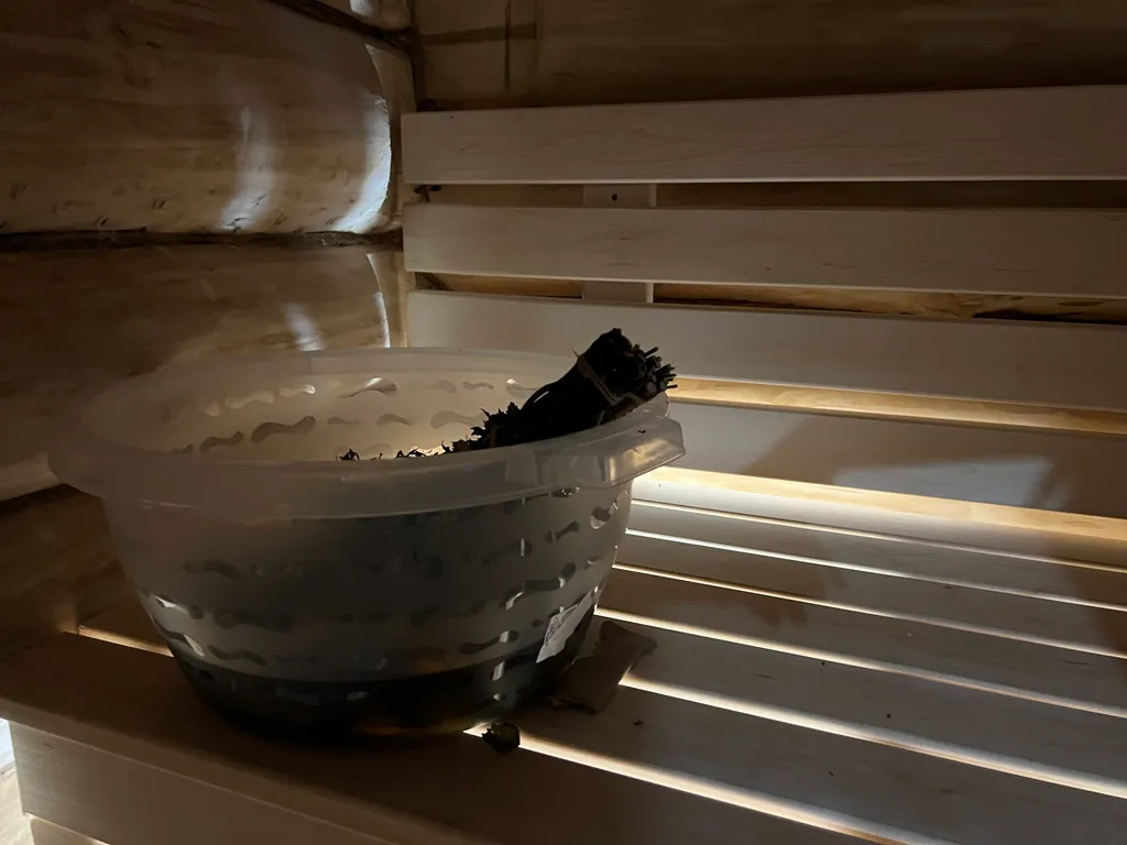 Загородный коттедж из сруба с баней, чаном, купелью и мангальной зоной