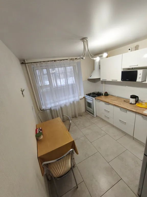 Трёхместный номер , ул.Веры Хоружей, Комаровский рынок