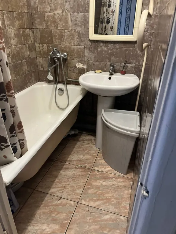 Уютная комната  в  хорошем районе