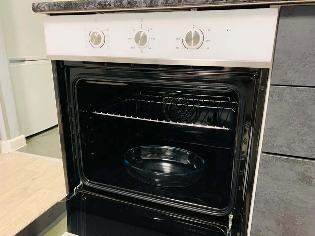 Студия с видом на поля и оранжевый закат