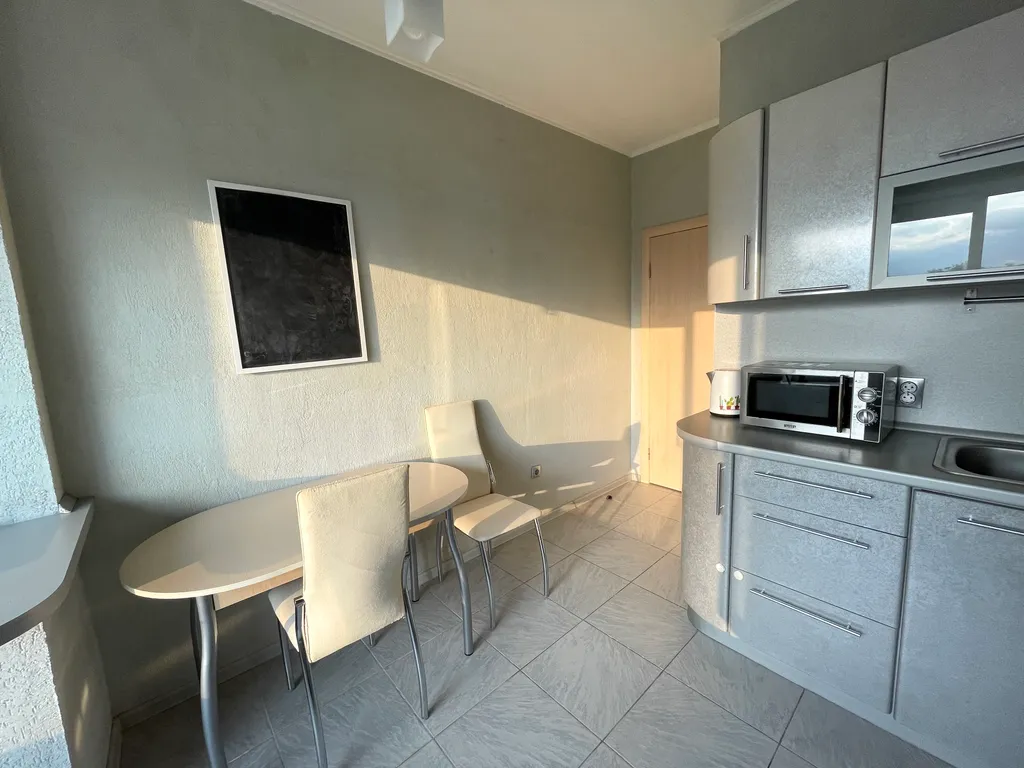 Двухкомнатная квартира в ста метрах от берега