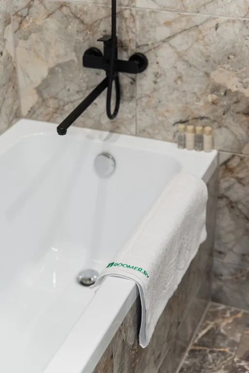 Квартира Шикарная студия с видом на парк Челюскинцев — Минск