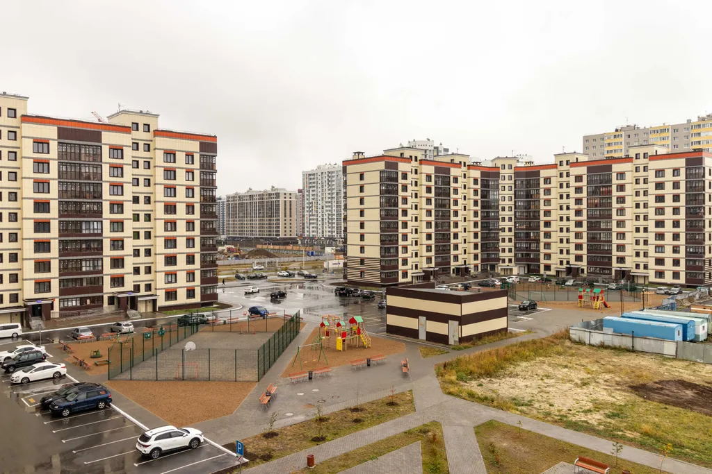 Квартира с жёлтым диваном