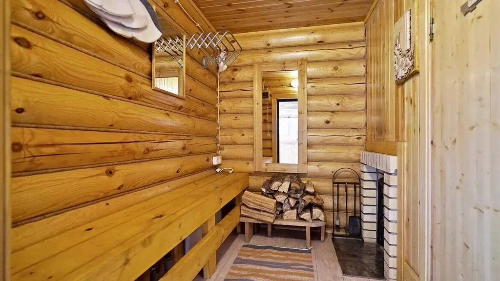 Домик вблизи леса