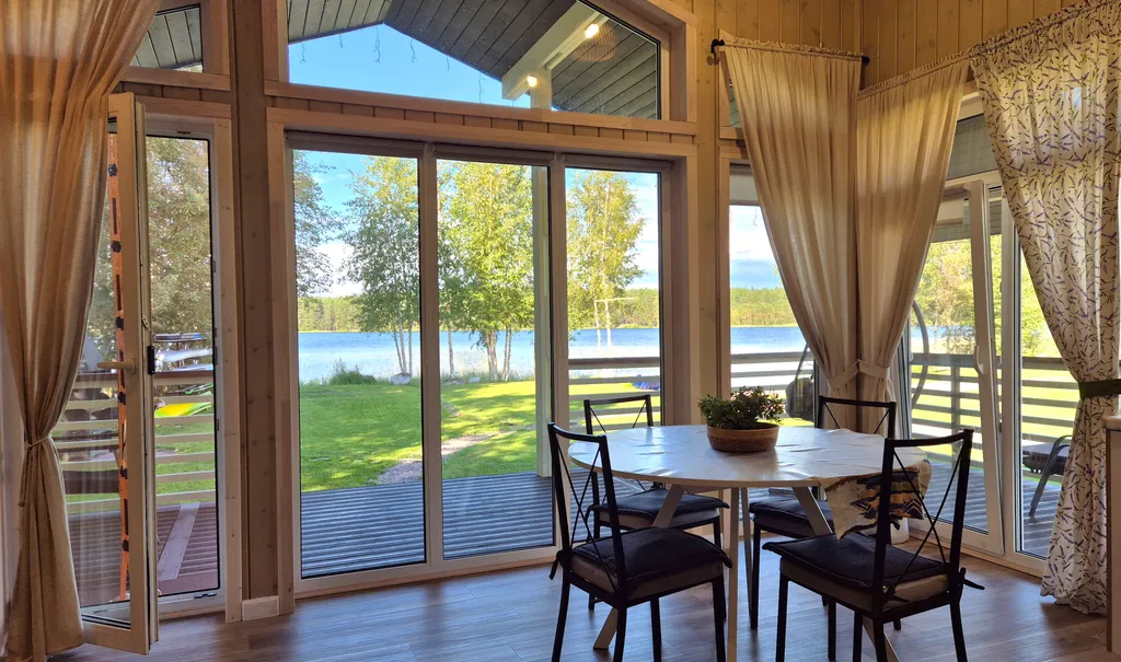 Коттедж Уютнейший дом с роскошным видом на озеро — Ларионово