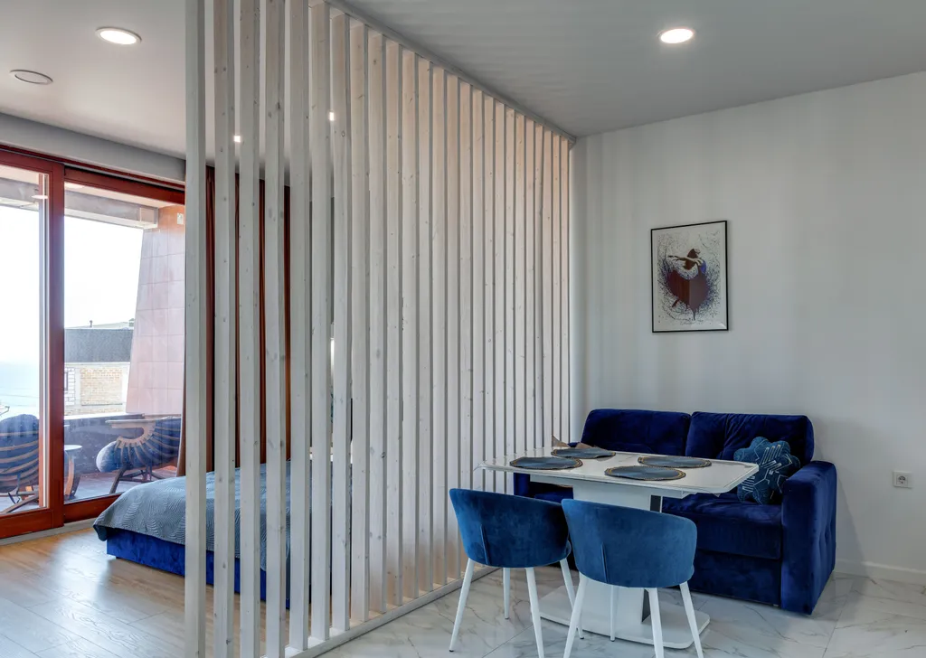 Студия с балконом